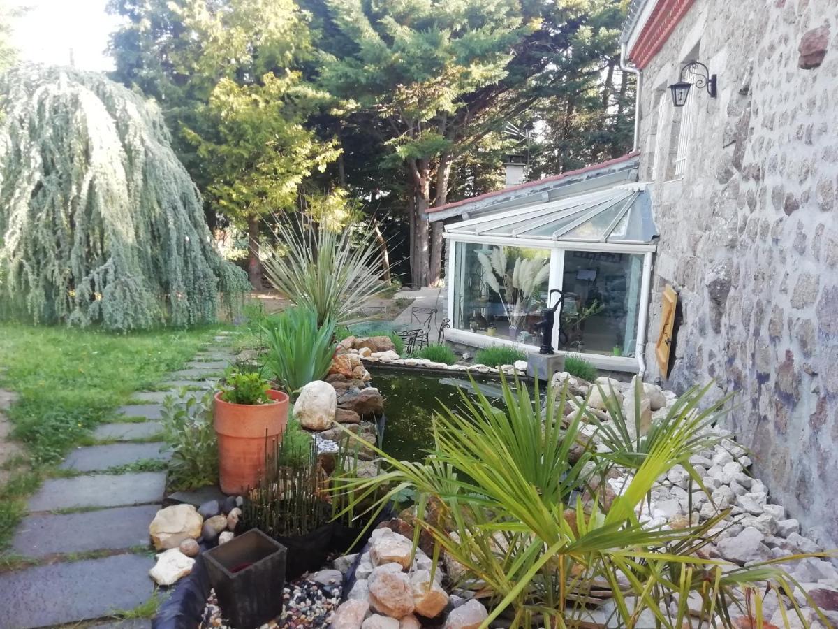Chez Sophie Et Gilles Panzió Monistrol-sur-Loire Kültér fotó