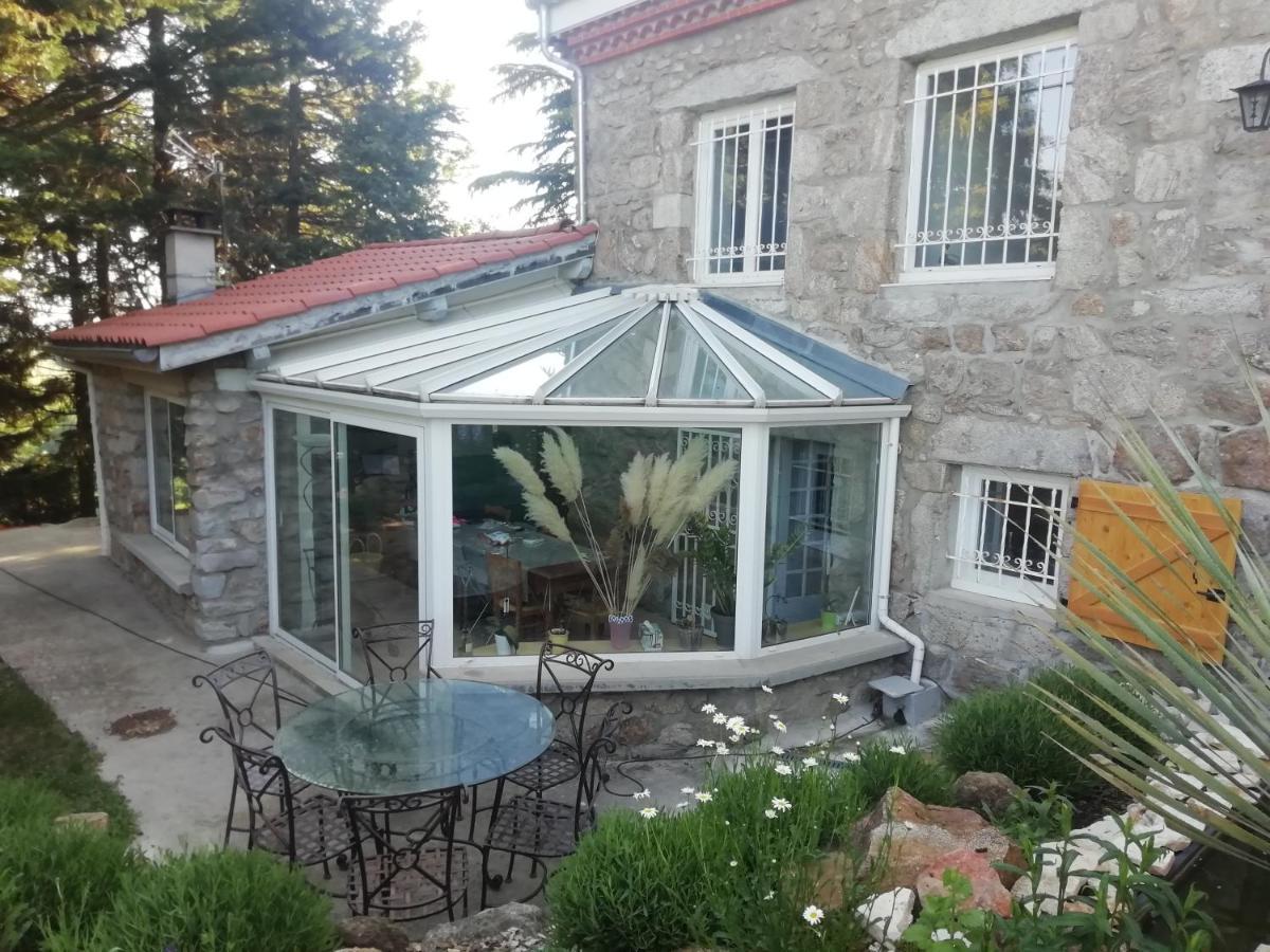 Chez Sophie Et Gilles Panzió Monistrol-sur-Loire Kültér fotó